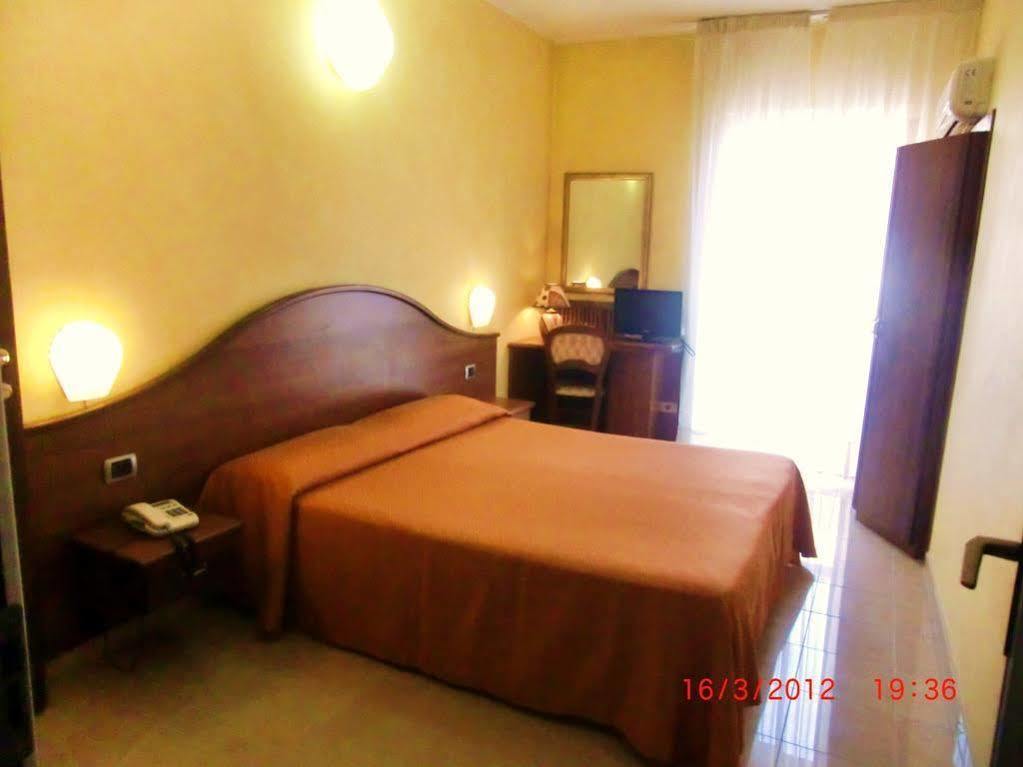 ורונה Hotel Cavour מראה חיצוני תמונה