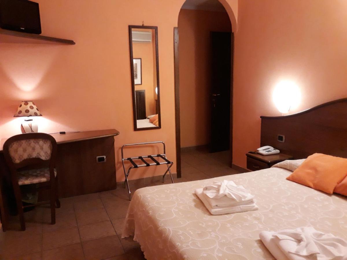 ורונה Hotel Cavour מראה חיצוני תמונה