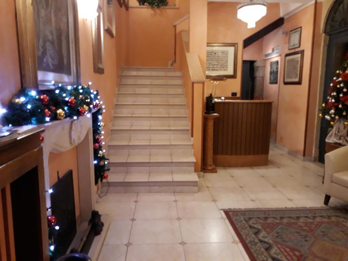 ורונה Hotel Cavour מראה חיצוני תמונה