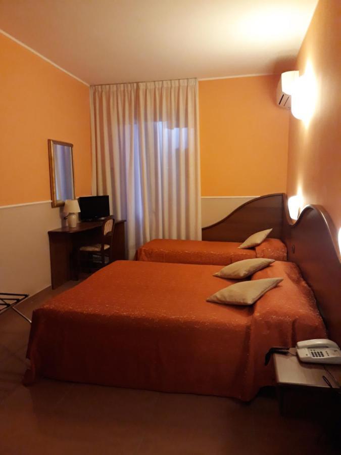 ורונה Hotel Cavour מראה חיצוני תמונה